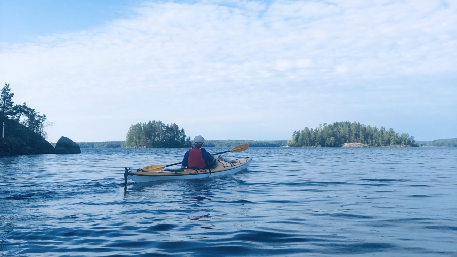 Melomassa suojaisassa paikassa