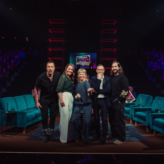 EB_S07_E09_web_07005